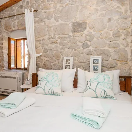 Lidija * Μακάρσκα