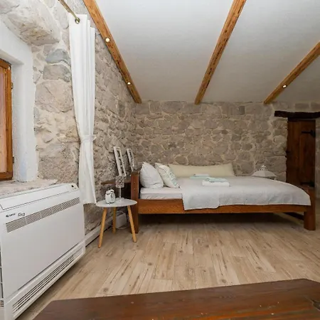 Dom wakacyjny Lidija *