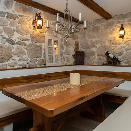 Dom wakacyjny Lidija *